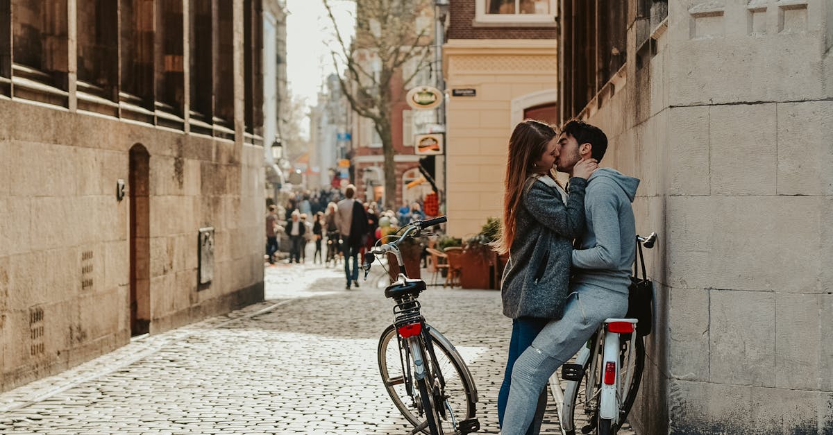 Tips for Engaging in Dutch Dialogues During In-Person Classes